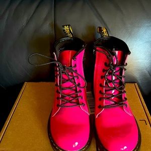 Dr.Martan Boots Size 3Y Pink, Brand New